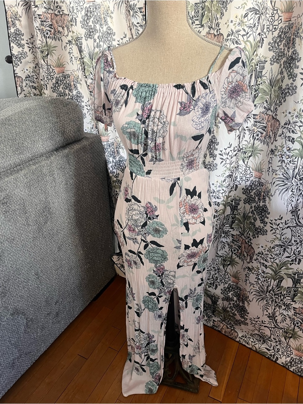 Floral Off-Shoulder Maxi dress with slit floral Light Pink